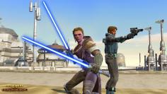 Es gibt acht Klassen im MMORPG Star Wars: The Old Republic - wählt ihr Mensch als Rasse aus, dann stehen euch alle zur Verfügung.