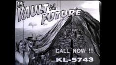 [b]Fallout[/b] von Interplay bot ein sehr atmosphärisches Intro, genauso der dritte Teil. Untermalt mit Oldies, zeigen uns kleine Werbefilmchen das Leben vor dem Atomkrieg. Danach hält uns Ron Perlman einen Vortrag über den Krieg. Den Satz "Krieg. Krieg ist immer gleich." hat sicherlich jeder schon einmal gehört...
