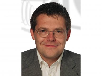 Bernd Berheide, PR-Manager bei Infogrames Deutschland, stellt sich den Fragen der Spieler.