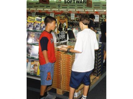 T-Day: Command & Conquer: Tiberian Sun wurde 1999 für stolze 99,95 DM verkauft und löste heftige Proteste aus.