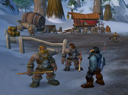 2004: World of Warcraft ist das Maß aller Dinge, wenn es um Online-Rollenspiele geht. Über 11 Millionen Spieler hängen im Königreich Azeroth rum, lösen in Gemeinschaften knifflige Quests, treten gegen riesige Kreaturen an, handeln mit virtuellen Gütern oder bekriegen sich in speziellen Schlachtinstanzen. 