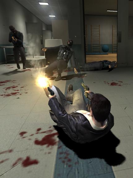 Wenn Max Payne nach einem seiner berühmten Hechtsprünge auf dem Boden landet, können Sie so lange weiterfeuern, bis das Magazin leer ist.