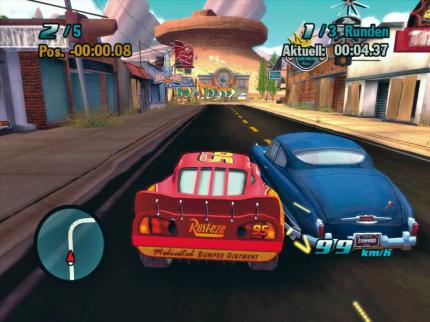 Lightning McQueen fährt der Konkurrenz auf und davon.