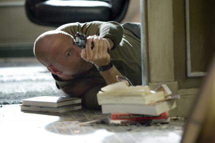 Zielsicher: Bruce Willis läßt es wieder krachen.