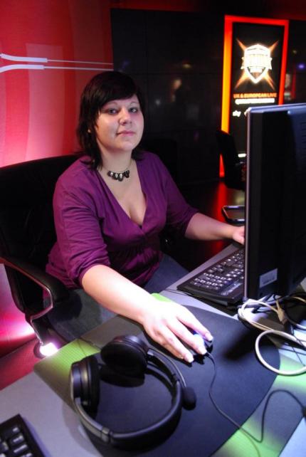 Interview mit eSport-Profi Sabrina Burkhardt - "Frauen-Clans haben keine Zukunft"
