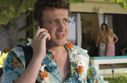 Peter (J. Segel) hat echt kein Glück. Erst verlässt ihn seine Freundin...