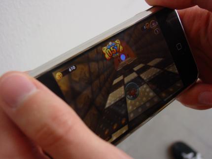 Der Sensor hilft, Spiele auf dem iPhone zu steuern.