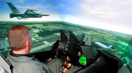 Die HD World simuliert eine F-16 mit handelsüblichen PCs und Grafikkarten.