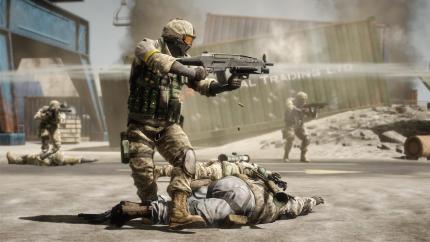 Battlefield: Bad Company 2: Kein Fadenkreuz, keine Killcam und deutlich schlagkräftigere Waffen. Wer es realistisch mag, wird mit dem Hardcore-Modus bestens bedient. 