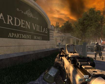 Wenn Sie das Schild der „Garden Villas – Apartment Homes“ entdeckt haben, laufen Sie weiter bis zum zugehörigen Bürogebäude. Dort liegt Laptop #19. Doch Achtung, links von Ihnen seilen sich schießwütige Soldaten aus einem Helikopter ab – und auch im Bürogebäude wartet ein Empfangskomitee.