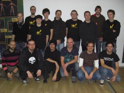 Das obligatorische Gruppenfoto – ein Großteil des Team Akabar vereint.