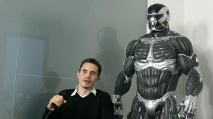 Nahan Camarillo, Ausführender Produzent für Crysis 2. Mit Begleitschutz.