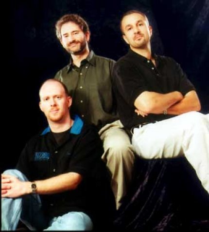 Das Gründertrio (von links nach rechts): Frank Pearce, Mike Morhaime und Allen Adham.