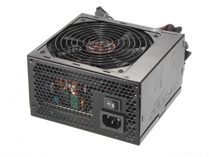 Für viele Grafikkarten reichen 450 Watt-Markennetzteile wie dieses von Cougar