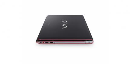 Kompaktes Notebook: Sony Vaio SVE14A1M6E