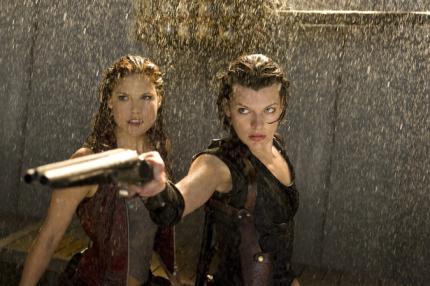 Die 'Resident Evil'-Filme sind für Filmstudios eine sichere Bank an der Kinokasse und spielten immer jeweils einen dreistelligen Millionenbetrag ein.