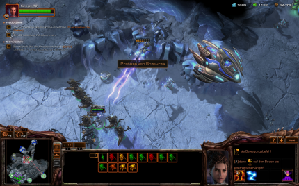 Die Shuttles der Protoss sind zu langsam, um uns zu entkommen.