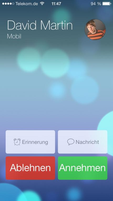 iOS7 im Test: Neuer Look auch bei aktiven Anrufen.
