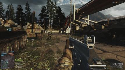 Battlefield 4 im Test: Jede Mehrspielerkarte hat ein eigenes Setting. Hier kämpfen wir zum Beispiel in einer russischen Panzerfabrik.