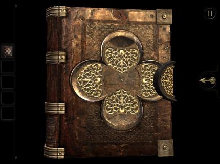 The Room - Kapitel 2 - Ihr untersucht ein gefundenes Buch (siehe Text in Kapitel 2.1) und öffnet es durch das Lösen des Rätsels.