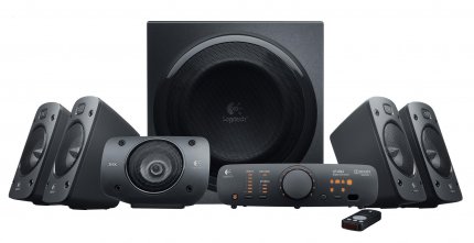 Das Logitech Z906 ist eines der wenigen noch angebotenen 5.1-Boxensets für den PC