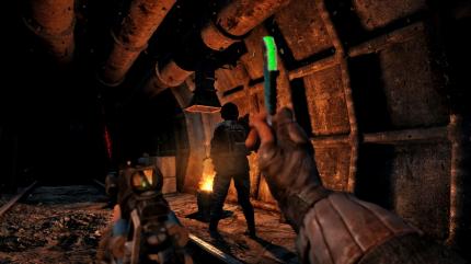 Schleichen macht mehr Spaß als in Metro 2033. Das Wurfmesser ist aber weiterhin übermächtig. (PC)