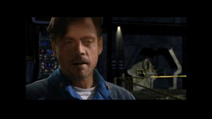 Zwischen diesen Bildern liegen vier Jahre: Wing Commander 1 bietet noch pixelige Bitmapgrafik, ab Teil 3 (siehe Screenshot) setzt Chris Roberts auf geradezu irrwitzig viele Videosequenzen.