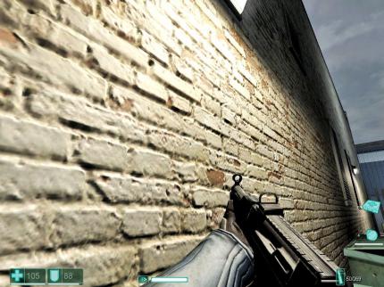 FEAR ist 2005 einer der Vorreiter in Sachen 'Parallax Mapping': Die Wände sehen auch aus spitzem Winkel noch dreidimensional aus. Möglich wird dies durch Detailtexturen, die unter anderem alle Höheninformationen enthalten
