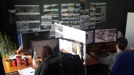 Die Wände im Studio bei Warhorse sind gepflastert mit Zeichnungen und Grafiken, die nach intensiver Historien-Recherche entstehen.