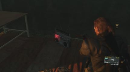 Nettes Easteregg: Im Zelt vor dem Tunnel findet ihr ein Radio, das die Übertragung des Horrorspiels P.T. abspielt.