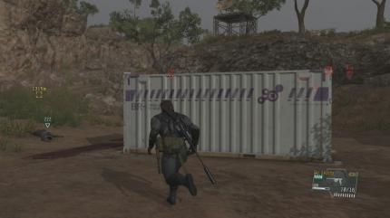 Schnappt euch die Ressourcen-Container im ersten Lager, damit ihr sie eurer Mother Base einverleibt.