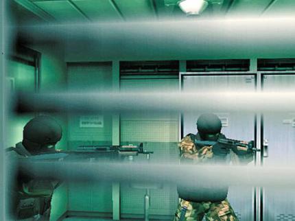 Perspektivenwechsel: In MGS2 schaltete das Spiel automatisch von der Third-Person- in die Ego-Perspektive.