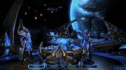 Von dem Protoss-Flaggschiff 'Speer von Adun' begeben wir uns in neue Missionen. Hier stellen wir außerdem unsere Armee zusammen, verbessern die Waffensyteme der Arche und sprechen mit Weggefährten von Held Artanis.