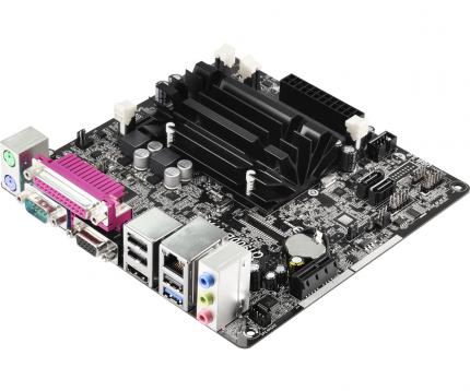 Ein Mini-Mainboard inklusive CPU braucht wenig Strom - hier ein ASRock Q1900B-ITX