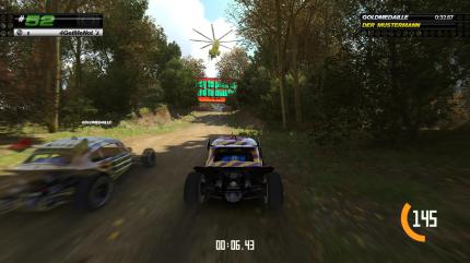 Die Rallye-Pisten erfordern viel Fingerspitzengefühl, ansonsten geraten die Buggys auf dem „seifigen“ Untergrund schnell ins Schleudern.