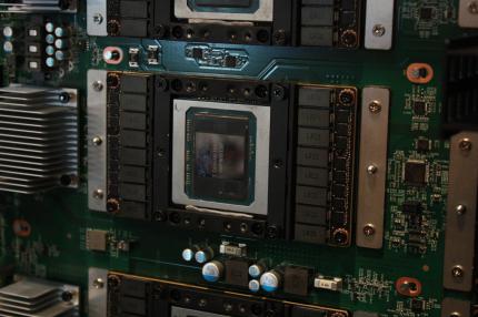 Vorserienmodell der Tesla 100-Grafikkarte mit Pascal GP100-Chip