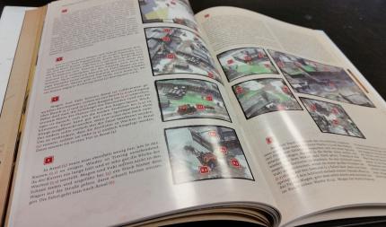 Ein großer Teil des Artbooks ist für eine detaillierte Komplettlösung mit Screenshots und Einzeichnungen reserviert.