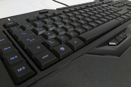 Roccat Isku+ Force FX: Spielertastatur mit druckintensiven Tasten getestet (9)