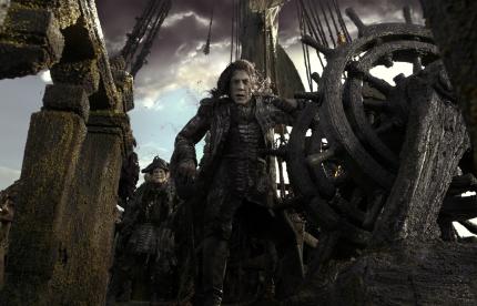 Captain Salazar (Javier Bardem) hat ein persönliches Motiv für seine Rache an Jack Sparrow. Durch seine Schuld muss der Spanier ein ewiges Dasein als Untoter fristen.