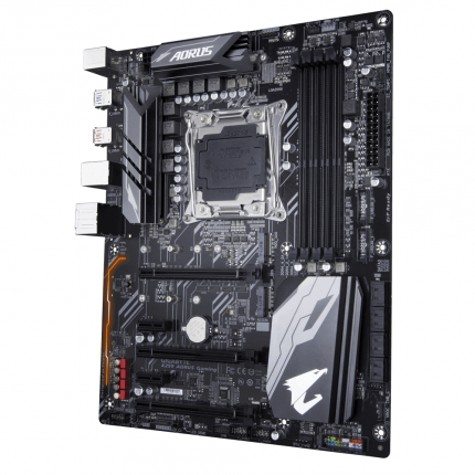 Gigabyte X299 Aorus Gaming 3 (280 Euro)