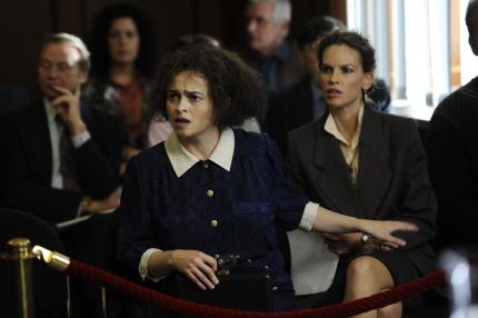 "Eleanor &amp; Colette" (2018) - Szenenbild: Bei der Gerichtverhandlung