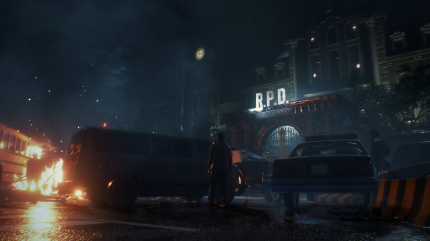 Leon S. Kennedy vor dem Polizeirevier in Raccoon City.