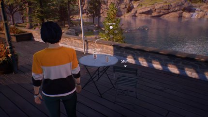 Typisch Point &amp; Click: In Life is Strange verbringt ihr die meiste Zeit damit, durch die Stadt zu laufen, mit Personen zu sprechen und Dinge zu untersuchen.