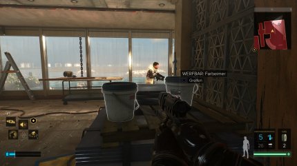 Auch Ablenkung ist ein großer Bestandteil des Stealth-Gameplays. In Deus Ex: Mankind Divided lassen sich etliche Gegenstände dafür benutzen.