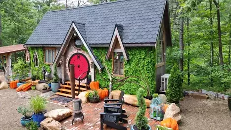 Ein Airbnb wie aus Harry Potter: Hier beginnt die Magie direkt hinter der Haustür