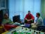 Rüdiger Steidle bekommt viele Visitenkarten, aber selten aus Metall. Zuletzt von SEK-Experte Mike Grasso, der bei Hollywood-Filmen und neuerdings bei Raven Shield (Vorschau in PC Games 09/02) über die Realitätsnähe wacht und stolz demonstrierte, wozu die Scheibe im Notfall dienen kann ...