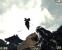 <strong>Double-Jump</strong>: Wenn man seinem Gegner ausweicht, springt man am besten weg. Wenn das nicht reicht, dann drückt man im Flug einfach nochmal auf "Springen". Bei Unreal Tournament 3 klappt das übrigens auch, wenn ihr beim Ausweichen zur Seite huscht. Spektakulär!