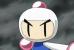 <strong>Bomberman</strong> lieben wir in erster Linie natürlich für seine Bomben. Diese schafft der knuffige Knirps selbst mit seinen Händen. Bomberman machte sich auf den Weg zur Oberfläche seines Planeten, um ein Mensch zu werden. Das klassische Gameplay ist auch heute noch absolut spielbar.