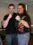 PC Games-Redakteur Felix Schütz (links) und Samwise Didier (Künstlerischer Leiter bei Blizzard, rechts) zeigen, worauf es im PvP wirklich ankommt. Einerseits nett und sportlich zueinander sein, andererseits nicht zögern, sich gegenseitig die Visage zu polieren - etwa wenn man damit aufhören muss, für ein Foto zu posieren. Felix schrie übrigens Sekunden nach dieser Aufnahme um Gnade. Vergebens.