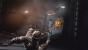 <strong>Dead Space</strong>
Urplötzlich erscheint ein riesiger Arm und schlägt nach der Spielfigur. Um den Schockmoment möglichst klar herauszustellen, haben die Entwickler dieses Skript in einer eher ruhigeren Passage des blutigen Abenteuers eingebaut. Der Spieler merkt erst beim zweiten Mal durchspielen, dass es sich bei dieser Attacke um ein Ereigniss handelt, dass immer an der selben Stelle stattfindet.
